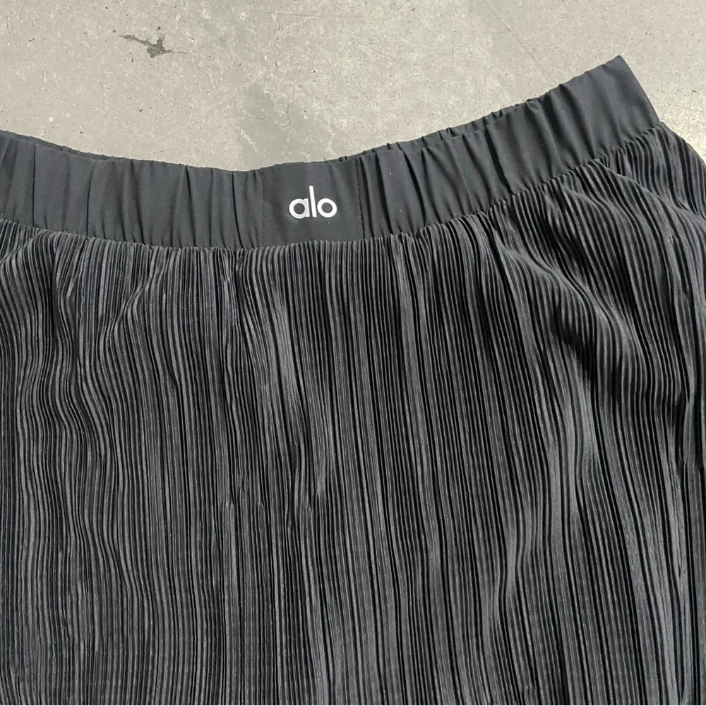ALO Micro Plisse Tennis Skirt - Black Sz L Women’s
